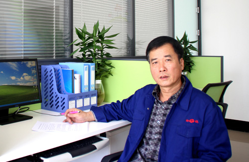 【易彩堂官网人物】随刘绍清看易彩堂官网金牌装置服务