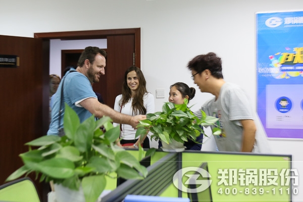 美国经销商来访易彩堂官网股份实地考察