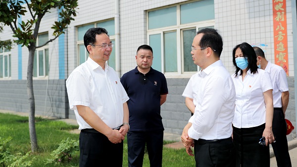 郑州市委常委、市纪委书记杜新军一行莅临易彩堂官网调研指导事情