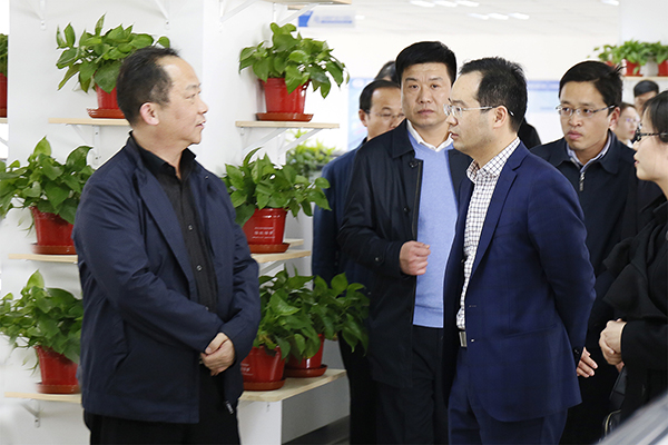 河北省工业和信息化厅厅长龚晓峰莅临易彩堂官网