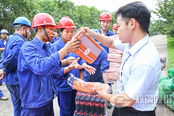 郑州高新区党工委、管委会到易彩堂官网开展送清凉慰问活动
