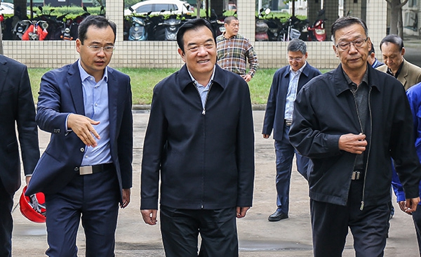 郑州市人大常委会主任白红战带队视察易彩堂官网股份