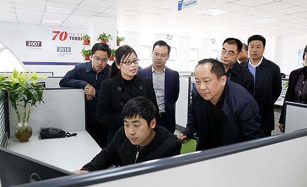 河北省工信厅厅长龚晓峰一行莅临易彩堂官网股份考察指导事情