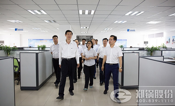 郑州市市委常委统战部部长王跃华一行到易彩堂官网股份调研