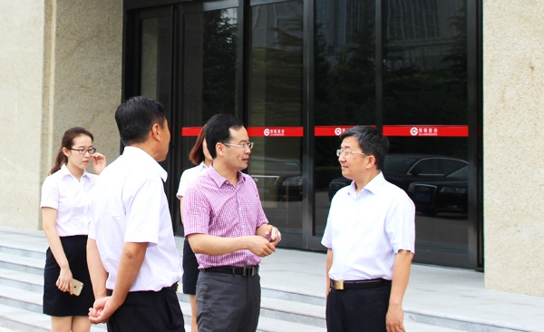 河南省商务厅副厅长张雷明莅临易彩堂官网调研